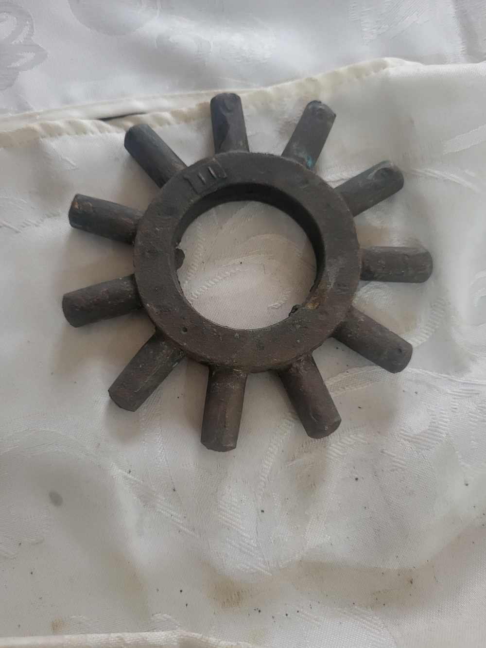 11 spoke cast iron roof hub